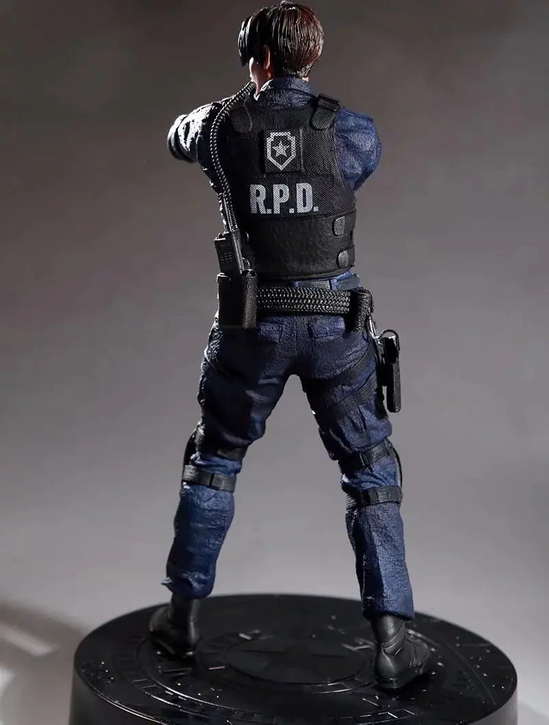 Resident Evil Leon S. Kennedy 1/6 Collectible Figure